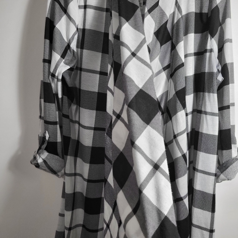 New York Laundry black and whtie checked cardigan women's 1X  #2082 - Picture 3 of 7